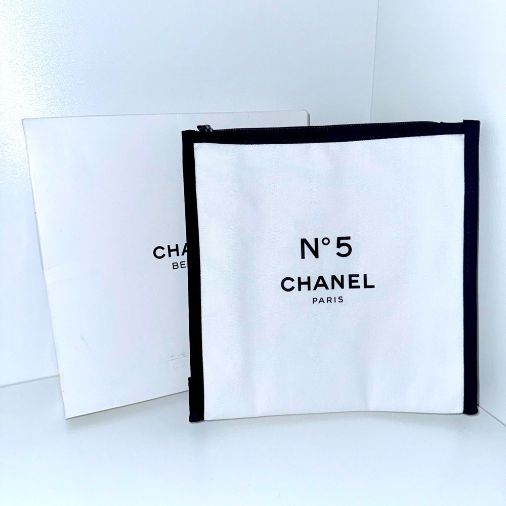 Chanel Beauty Nº5 White and Black Cosmetic Pouch